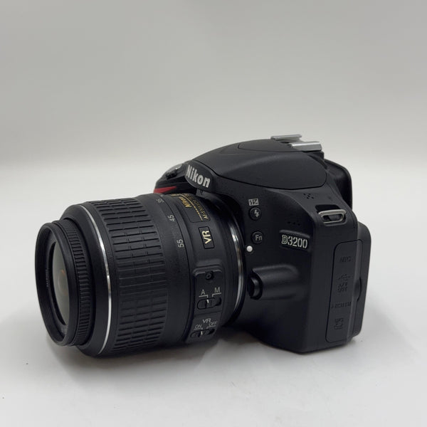 【Mint】Pre-owned Nikon D3200 24.2MP DSLR+ AF-S NIKKOR 18-55mm f/3.5-5.6G VR #72804